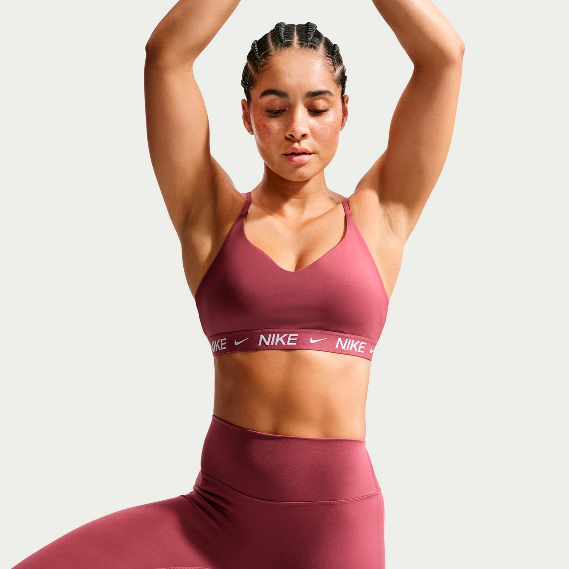 Nike Dri-Fit INDY Light Support Sport-bh Dames - mauve