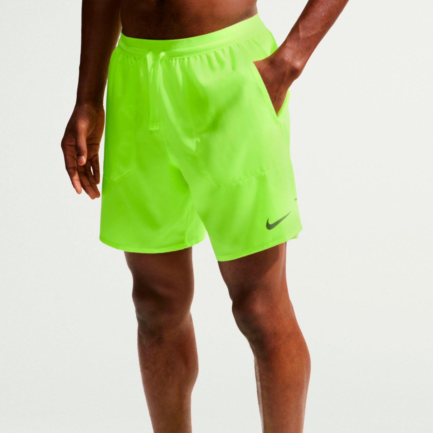 Nike STRIDE 7IN Hardloopshorts Heren - neongeel, zilver
