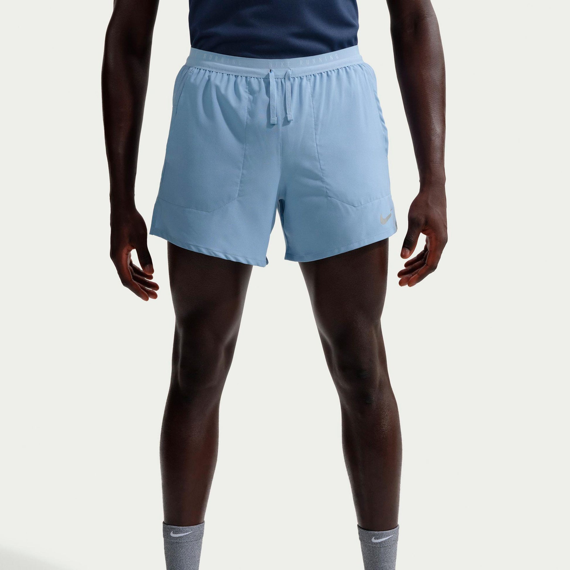 Nike STRIDE 5IN  Hardloopshorts Heren - blauw, zilver