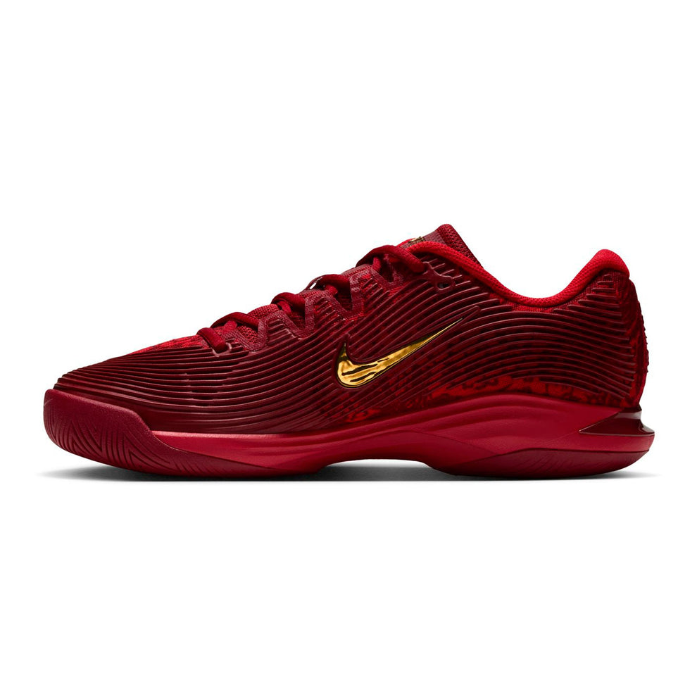 Qinwen Zheng Vapor 12 Allcourt schoen Dames-rood, goud | Tennis-Point