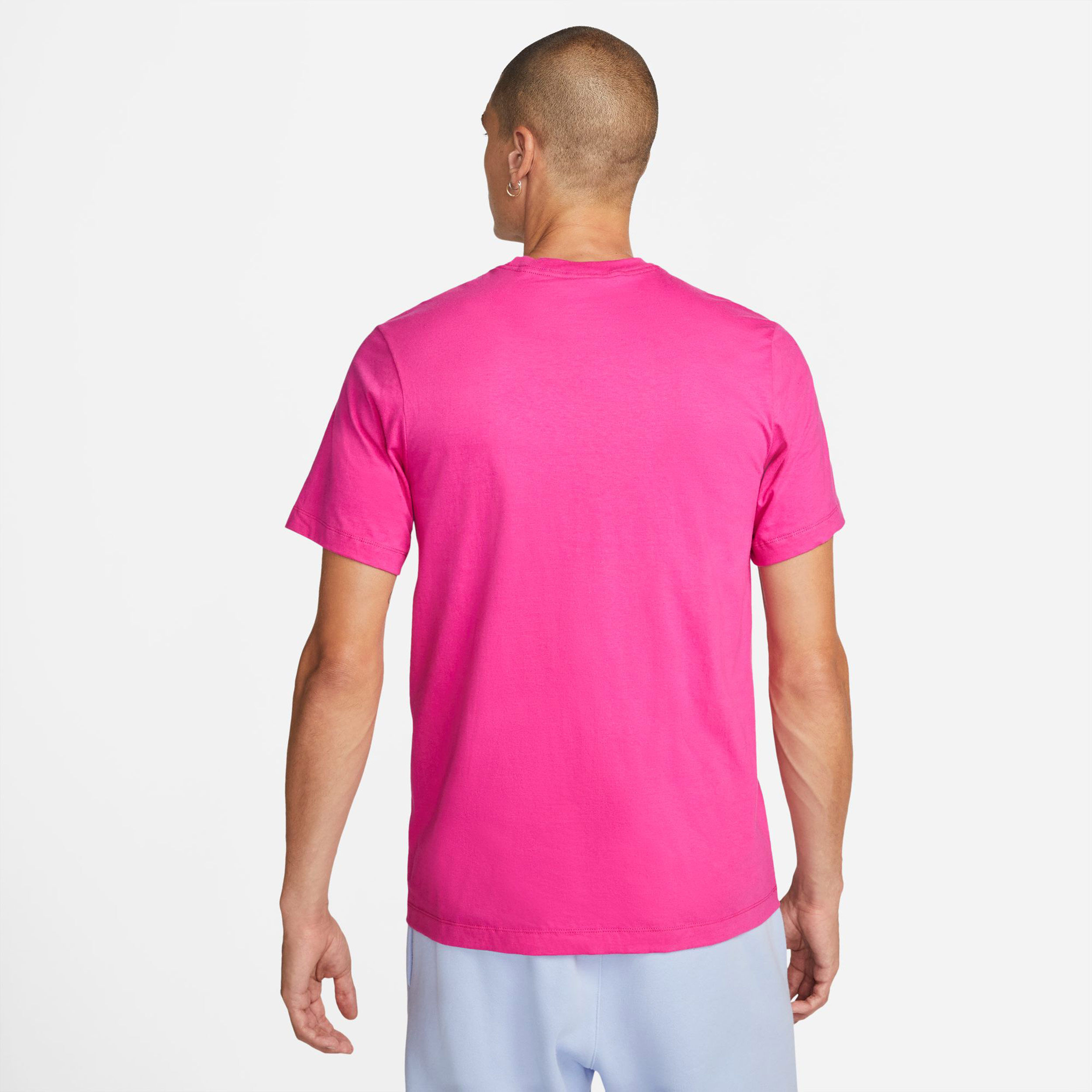 Buy Nike Sportswear Club T shirt Heren Pink online Tennis Point NL