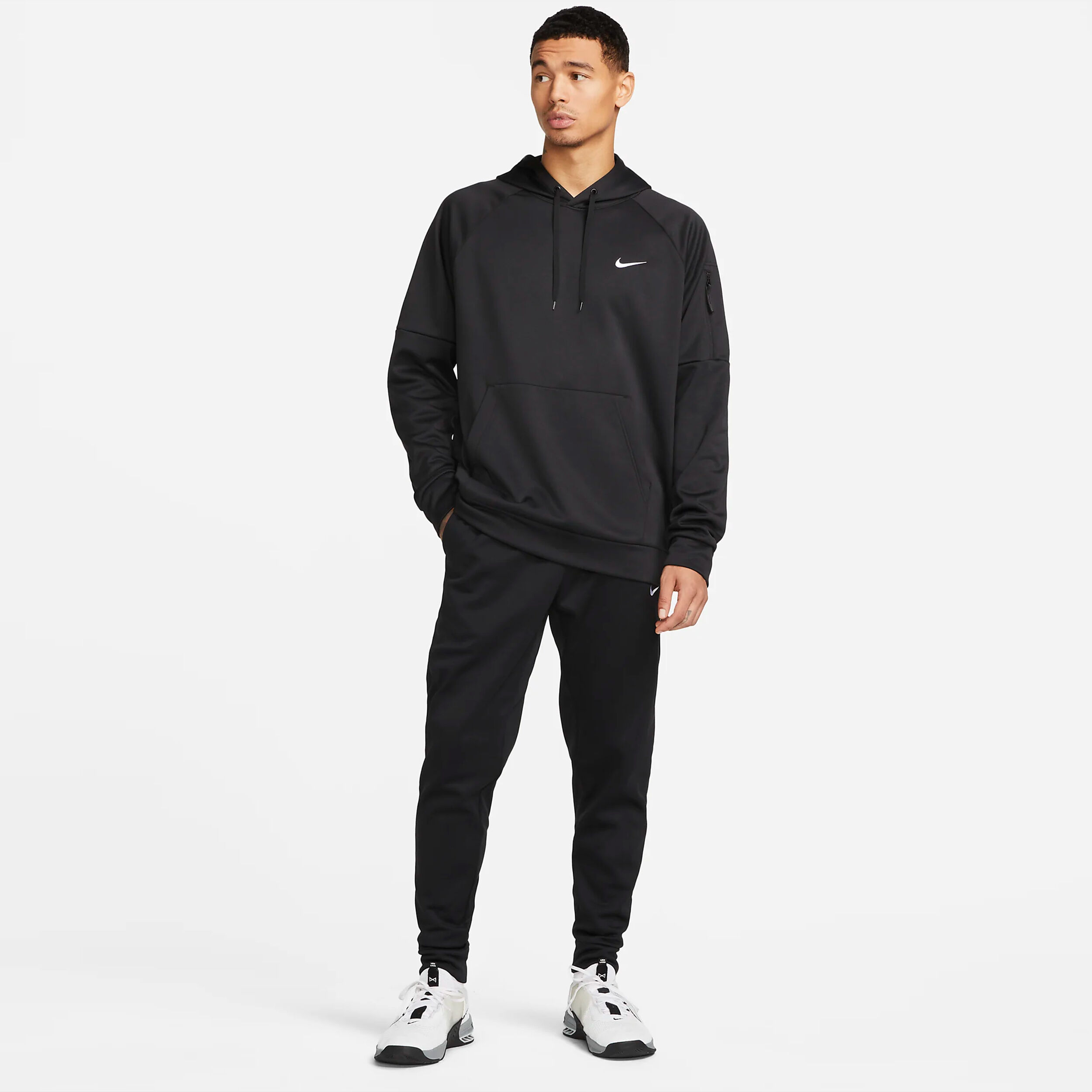 Nike therma jogger pants 2025
